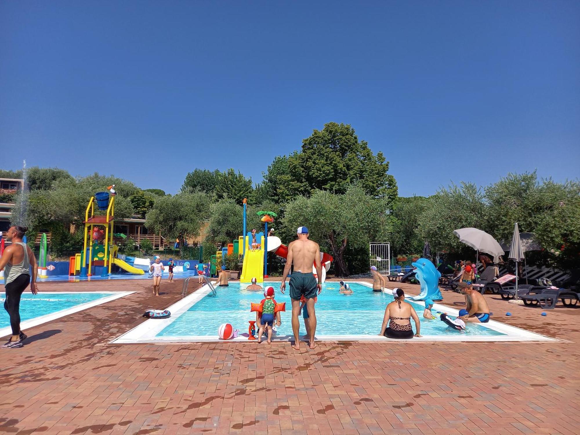 Campeggio Della Colombaia Padenghe sul Garda Bagian luar foto